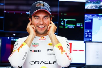 El mexicano, sin asiento esta temporada tras su salida de Red Bull, ha dejado claro que está dispuesto a volver en 2026 si encuentra un proyecto que le motive y valore su trayectoria y experiencia. Con más de 280 Grandes Premios a sus espaldas y 6 victorias en su haber, es una opción que aporta experiencia, talento, patrocinios y una gran conexión con el mercado latinoamericano.
