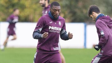 Ekambi durante un entrenamiento con el Villarreal.