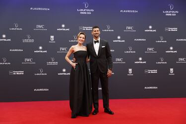 El tenista Novak Djokovic junto a su acompañante.