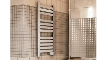 Seca y calienta toallas con este toallero eléctrico de bajo consumo