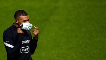 Mbappé durante el entrenamiento de Francia.