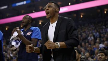 Westbrook ultima su vuelta para salvar a los derrotados Thunder
