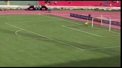 Volante español anotó un golazo desde su propio campo