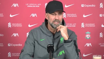 El palo de Klopp cuando le preguntan sobre las tarjetas azules en el fútbol