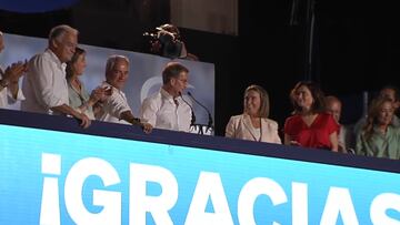 El momento en que Feijóo está dando su discurso y le interrumpen los gritos de Ayuso
