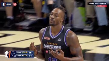 Lo tiró absoultamente todo: el alucinante debut de Dwight Howard en Taiwán