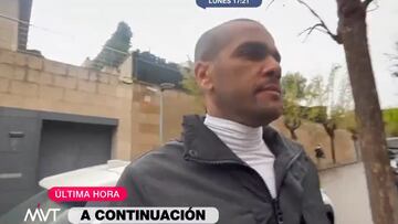 La frase de una periodista a Dani Alves tras salir del coche que ha encendido a todo el mundo