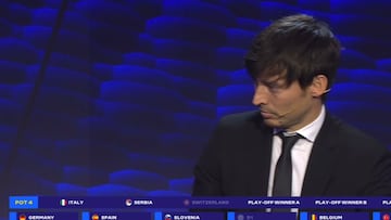 Se les cuela un sonido sexual en pleno sorteo: las caras de Silva y los asistentes, un poema