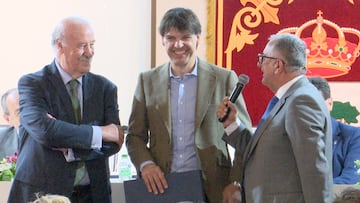 Premios del VII Torneo de fútbol Vicente del Bosque: Roberto Carlos, Pirri, Adelardo, Morientes...