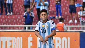 Argentina baila al ritmo de Echeverri