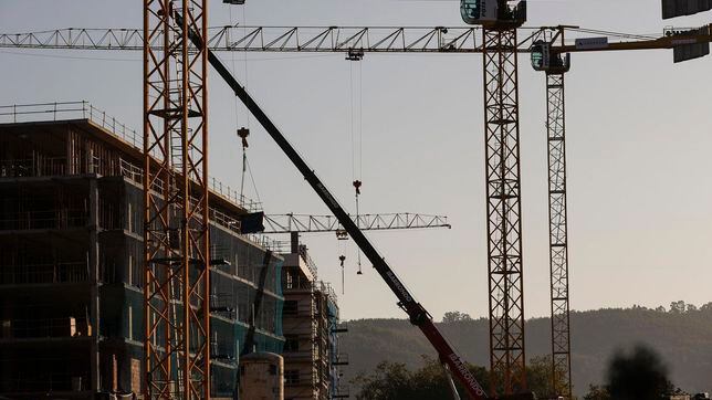 ¿De quién es la responsabilidad en la construcción de un edificio y cuáles son los plazos según la LOE?