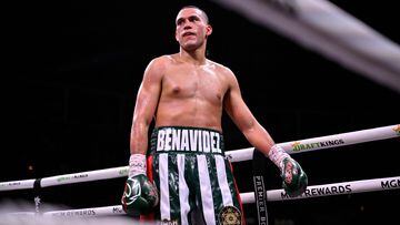 A pesar de la negativa de Canelo Álvarez de pelear ante David Benavidez, el mexicoamericano no ha dejado que su carrera se estanque en el boxeo.