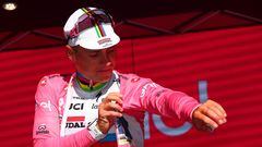 Fernando Gaviria reserva energías en el inicio del Giro de Italia