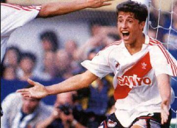 Hernán Crespo fue titular en la histórica alineación de River Plate que venció a la U en semifinales de 1996. Luego aquel equipo se coronó campeón.