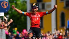 LAVARONE, ITALY - MAY 25: Santiago Buitrago Sanchez of Colombia and Team Bahrain Victorious celebrates winning during the 105th Giro d'Italia 2022, Stage 17 a 168 km stage from Ponte di Legno to Lavarone 1161m / #Giro / #WorldTour / on May 25, 2022 in Lavarone, Italy. (Photo by Tim de Waele/Getty Images)