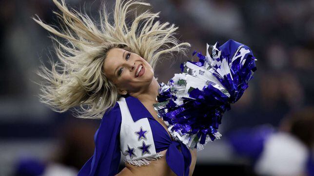 How much do Dallas Cowboy cheerleaders make? - Zippia