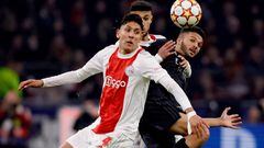 AMSTERDAM, NETHERLANDS - MARCH 15: (L-R) Noussair Mazraoui of Ajax, Goncalo Ramos of Benfica, Edson Alvarez of Ajax  during the UEFA Champions League  match between Ajax v Benfica at the Johan Cruijff Arena on March 15, 2022 in Amsterdam Netherlands (Photo by Soccrates/Getty Images)