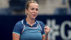Anastasia Pavlyuchenkova de Rusia celebra un punto ante Anna Blinkova de en el Abierto de Tenis de Monterrey.