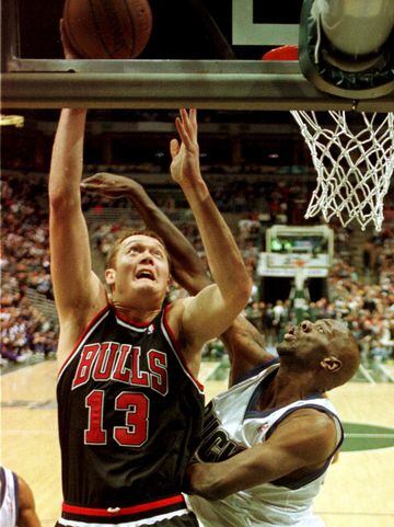 <b>- Años con Jordan:</b> 1995-1998<br> <b>- Estadísticas en temporada regular con Jordan:</b> 9,9 puntos, 5,5 rebotes y 2,8 asistencias.<br> <b>- Estadísticas en playoffs con Jordan:</b> 7,6 puntos, 4,7 rebotes y 1,8 asistencias.<br> <b>- Anillos con Jor