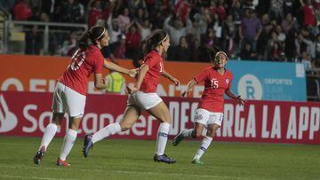 La selección de José Letelier venció por 3-1 a las charrúas, que terminaron el primer tiempo en ventaja. Aedo, Lara e Isabelle Kadzban marcaron para la Roja.
