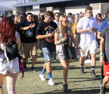 Patrick Schwarzenegger, hijo del conocido actor, acudi&oacute; a Coachella para ver el regreso de Guns N&#039; Roses.