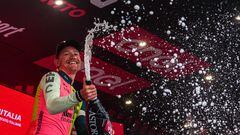 EF Education-EasyPost's Danish rider Magnus Nielsen celebrates on the podium after winning the tenth stage of the Giro d'Italia 2023 cycling race, 196 km between Scandiano and Viareggio, on May 16, 2023. (Photo by Luca Bettini / AFP)