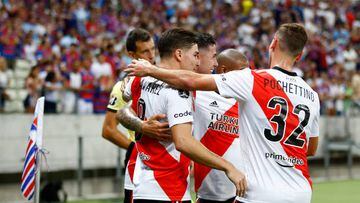 FORTALEZA, BRAZIL - MAY 05: Enzo Fernandez of River Plate celebrates with teammates after scoring the first goal of his team during a match between Fortaleza and River Plate as part of Copa CONMEBOL Libertadores 2022 at Arena Castelão on May 05, 2022 in Fortaleza, Brazil. (Photo by Wagner Meier/Getty Images)