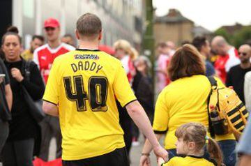 Football Soccer Britain - Watford v Arsenal - Premier League - Vicarage Road - 27/8/16 Fans outside the ground before the match