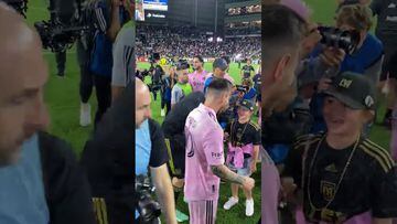 Vídeo: Tras perder ante Messi, Chiellini le pidió que se tomara una foto con sus hijas y este aceptó