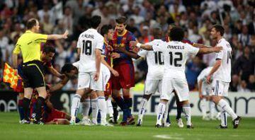 Real Madrid (0) - Barcelona (2). Fue una eliminatoria llena de polémicas. El árbitro Wolfgang Stark expulsó a Pepe tras una entrada con la plancha sobre Dani Alves. La repetición de la acción evidenció que el defensa portugués dio al balón, no obstante fue sancionado con un partido. 