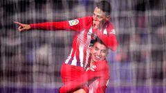 Santi Arias celebra gol
