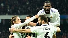 Los jugadores del Real Madrid celebran el gol de Vinicius.