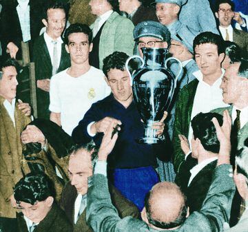 Fue parte del histórico equipo del Real Madrid que conquistó las cinco Champions League de manera consecutiva en los años 50. Campeón en 1955-56, 1956-57, 1957-58, 1958-59 y 1959-60.