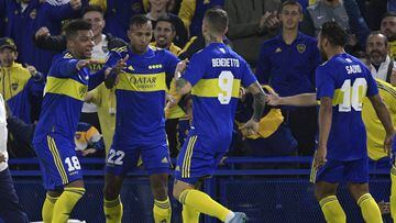 Sebastián Villa y Frank Fabra en el triunfo de Boca Juniors ante Defensa y Justicia.