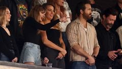 Taylor Swift has arrived to support Travis Kelce as the Chiefs take on the Jets, but this time she came with a group of other celebrities.