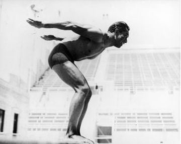 Duke won two silver Olympic medals: in Stockholm in the 4x200m relay and Paris 1924 in the 100m freestyle.