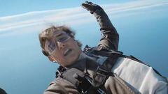 Tom Cruise se lanza en caída libre desde un avión para dar un mensaje a sus seguidores