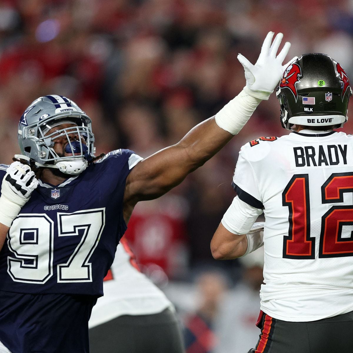 Tom Brady, Buccaneers drop Cowboys in wild NFL season opener