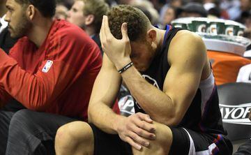 Blake Griffin sits on the bench as time winds down on the Clippers&#039; season