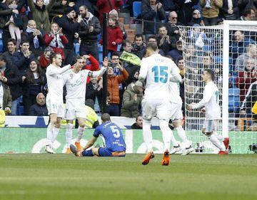 Bale celebra el 2-0 con el equipo.