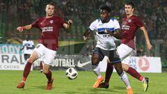 Duván Zapata anota su primer gol oficial con el Atalanta