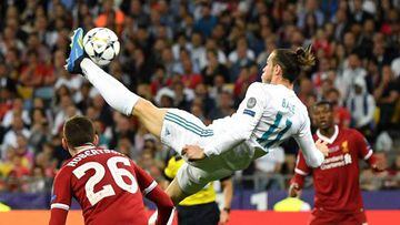 Bale remata de 'chilena' ante el Liverpool en la final de Kiev.