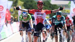 El ciclista australiano Caleb Ewan celebra su victoria en la sexta etapa del Tour de Turqu&iacute;a.
