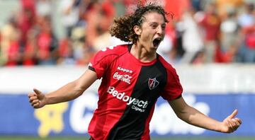 Andrés Guardado made his professional debut with the Atlas in 2005.