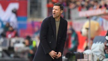 Heidenheim (Germany), 17/02/2024.- Head coach Xabi Alonso of Bayer 04 Leverkusen reacts during the German Bundesliga soccer match between 1. FC Heidenheim 1846 and Bayer 04 Leverkusen in Heidenheim, Germany, 17 February 2024. (Alemania) EFE/EPA/EDUARD MARTIN CONDITIONS - ATTENTION: The DFL regulations prohibit any use of photographs as image sequences and/or quasi-video.
