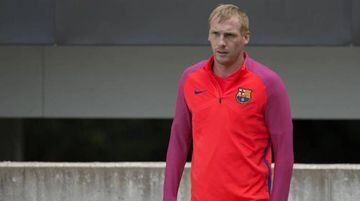 Frenchman Jérémy Mathieu is also out injured.