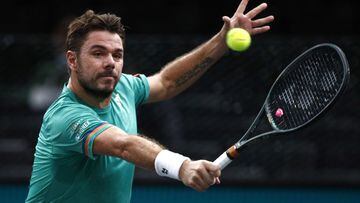 Paris (France), 03/11/2020.- Stan Wawrinka of Switzerland in action during his first round match against Daniel Evans of Britain at the Rolex Paris Masters tennis tournament in Paris, France, 03 November 2020. (Tenis, Francia, Suiza, Reino Unido) EFE/EPA/YOAN VALAT