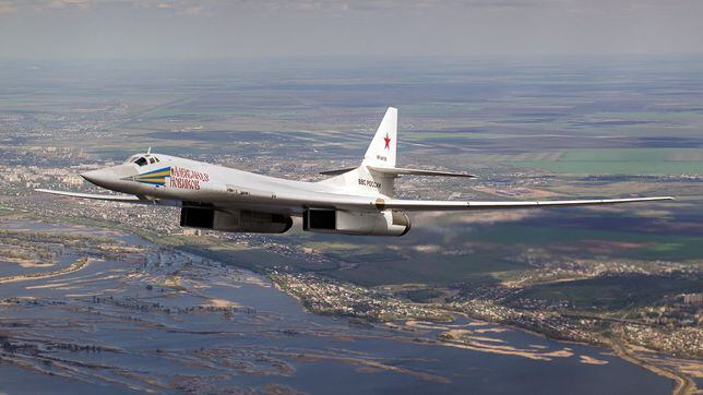 Rusia presenta el ‘Cisne blanco’: así es el mayor bombardero sónico