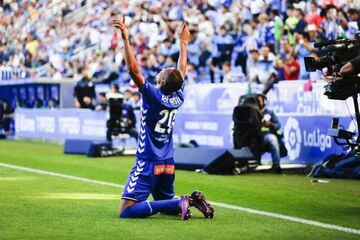 Deyverson celebrates putting Alaves in front.