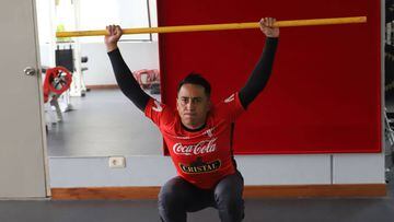 Handout picture released by the Peruvian Football Federation (FPF) of player Christian Cueva training at the Videna Sports Complex in Lima on June 30, 2020 after more than 100 days confined by the coronavirus pandemic. - The FPF indicated that the midfiel